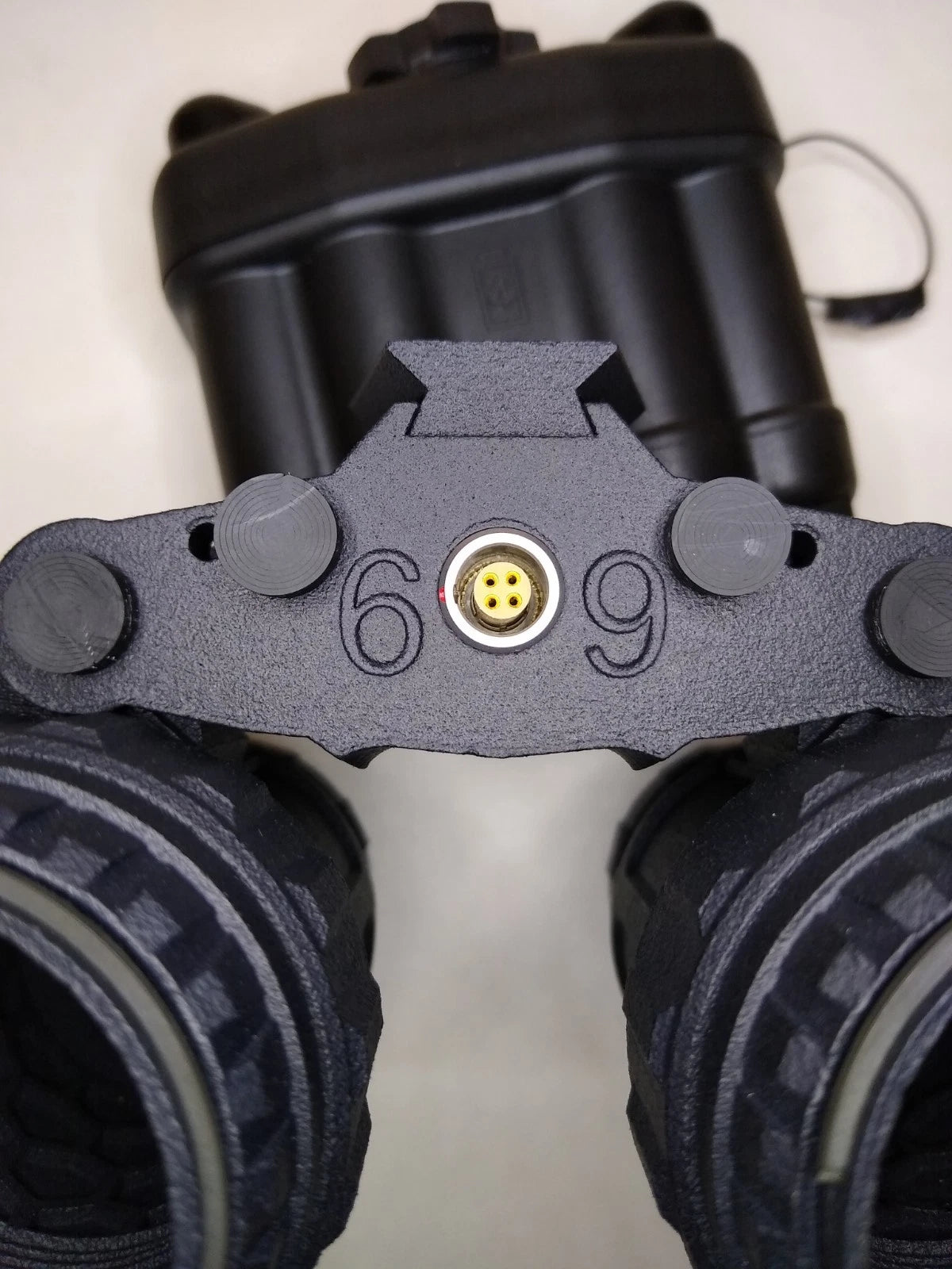 PVS-69 MJF Bino Housing + Battery Pack Night Vision